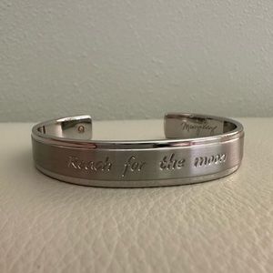 New Mary Kay Adjustable Silver Bracelet with Moon “Reach for the moon”